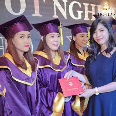 Bằng Đại Học: Quan Trọng Hay Không?