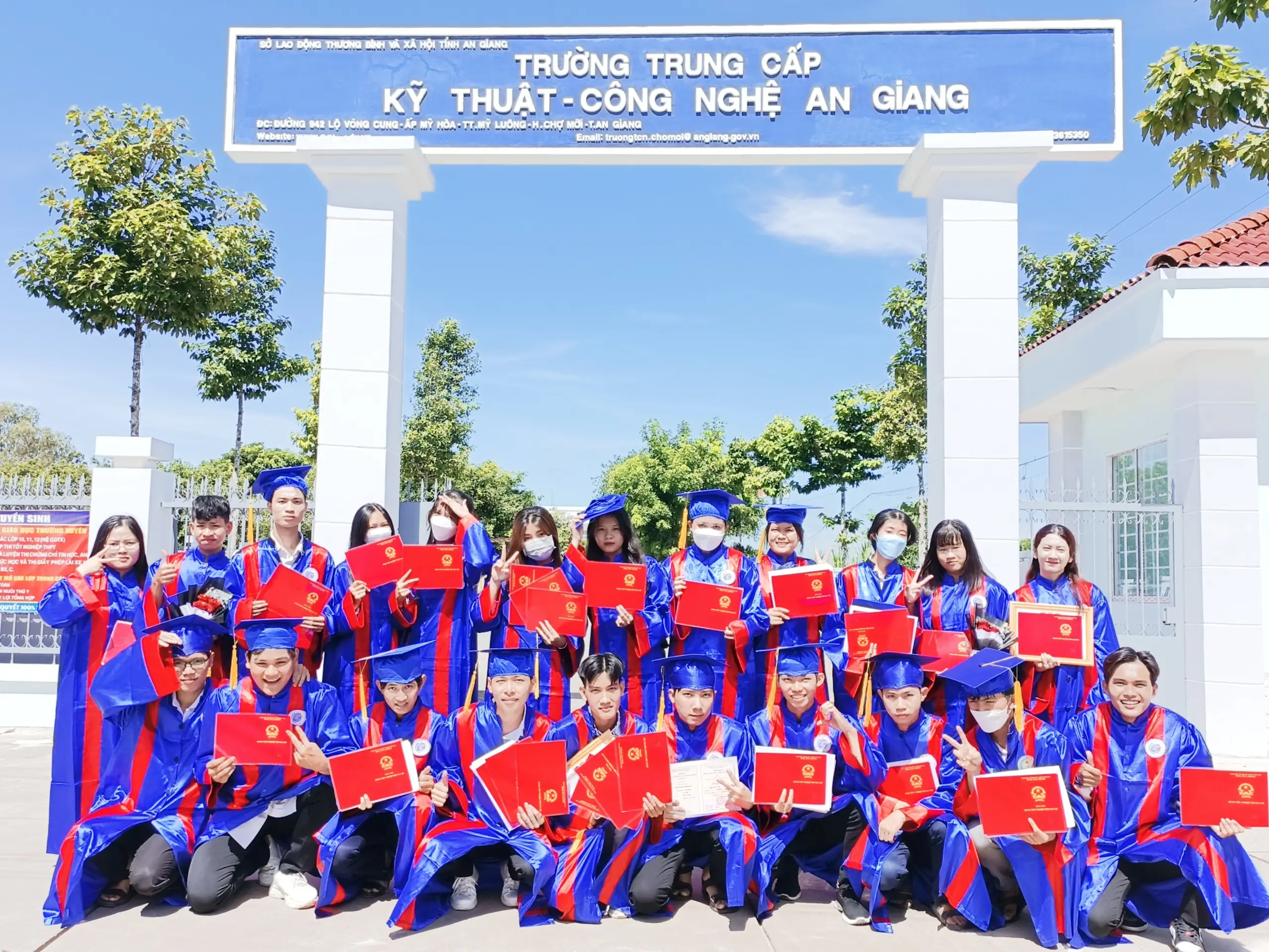 Làm Bằng Trung Cấp Nghề Bao Việc Làm, Bảo Hành 25 năm - Làm Bằng AZ