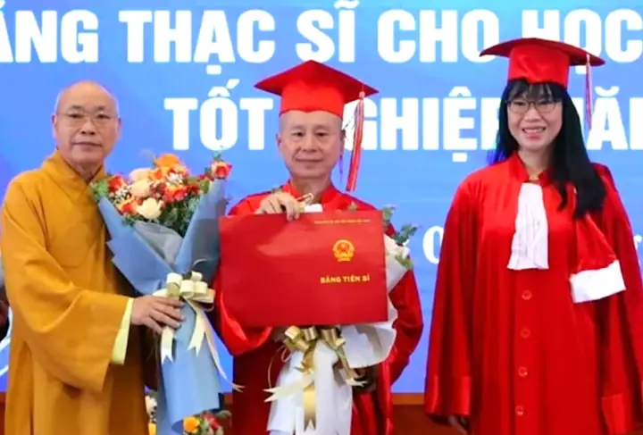 Làm Bằng Đại Học Giá Rẻ Uy Tín - Bằng Đại Học Thật Bảo Hành 25 Năm