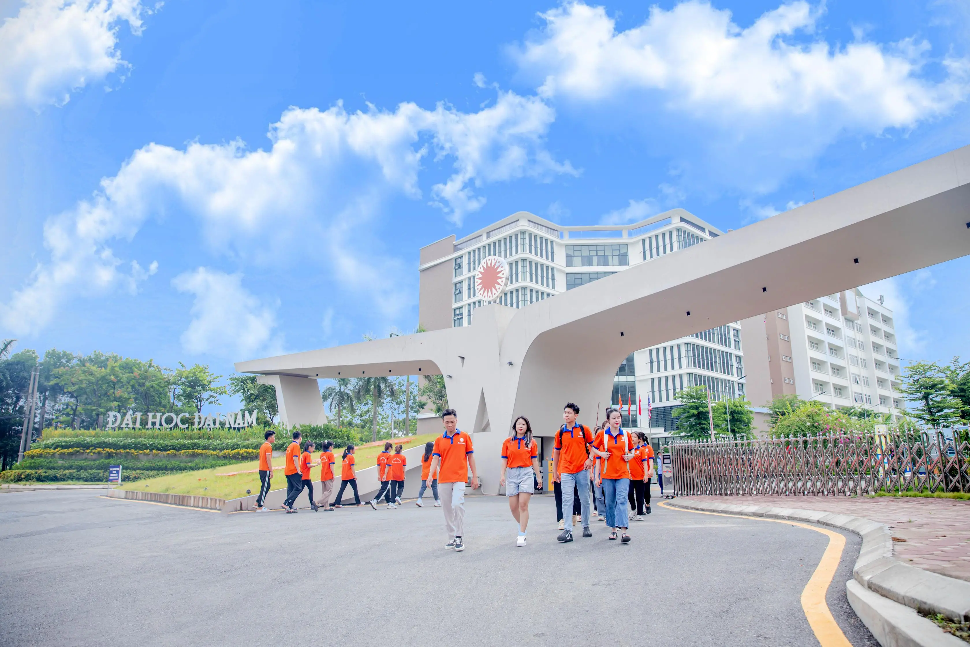 Bằng Đại học FPT có giá trị không? Làm bằng Đại học FPT ở đâu uy tín?