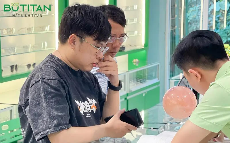 25 Tuổi Nên Học Nghề Gì? Khám Phá Con Đường Sự Nghiệp