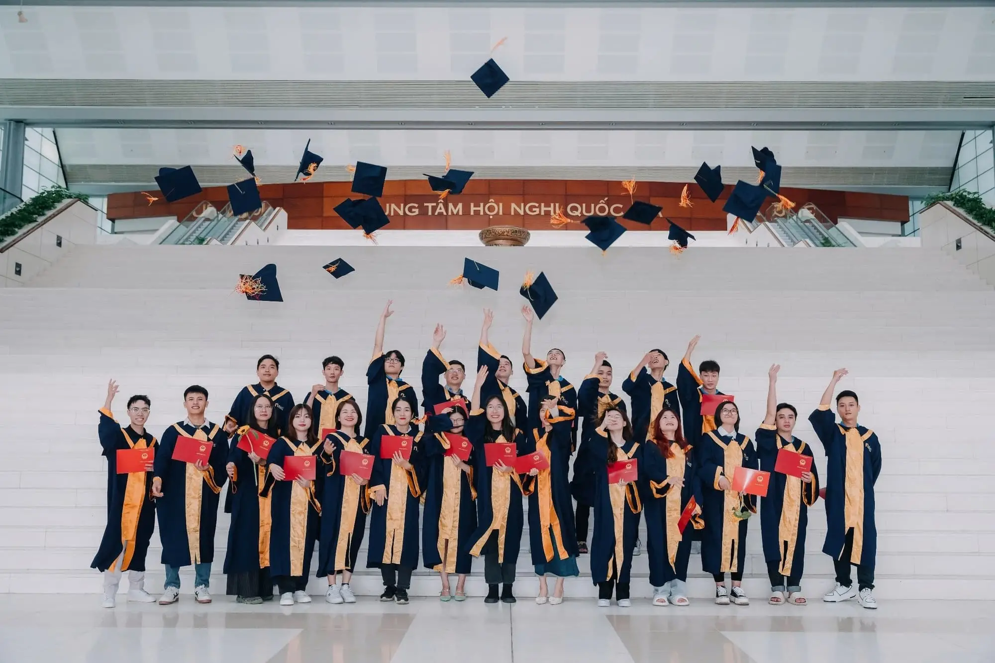 Làm Bằng Đại Học Cao Cấp Uy Tín, Giá Rẻ, Hồ Sơ Gốc