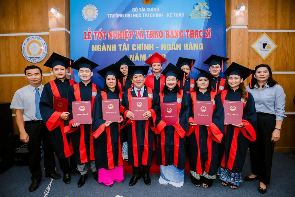 Làm bằng đại học chất lượng nhất thị trường - Lấy ngay, bao công chứng trọn đời