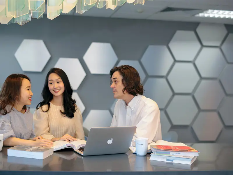 Quản trị Kinh doanh có cần học Toán? Vai trò quan trọng của Toán học