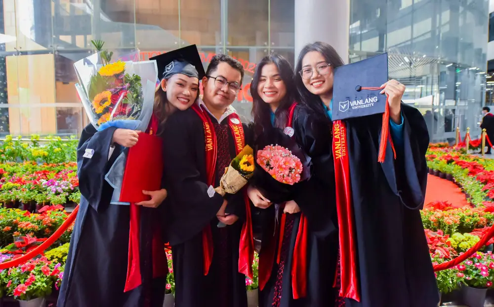 Làm Bằng Đại Học Công Nghệ Thực Phẩm TPHCM - Nâng Tầm Giá Trị Bản Thân