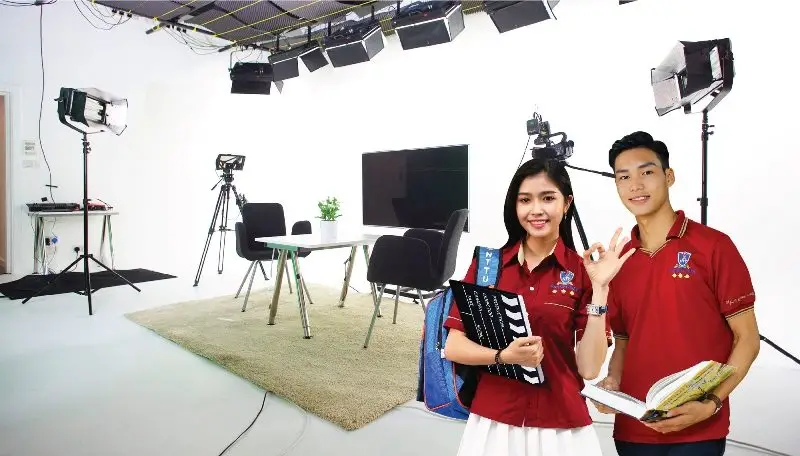 Học phí ngành Truyền thông đa phương tiện: HUTECH, FPT, Thăng Long, Văn Hiến...
