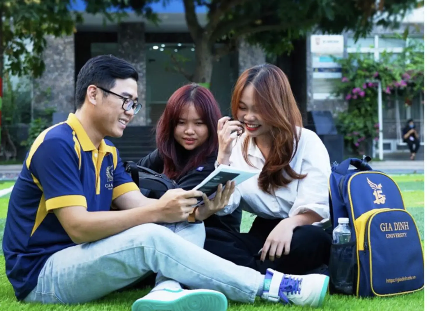 Học phí ngành Truyền thông đa phương tiện: HUTECH, FPT, Thăng Long, Văn Hiến...