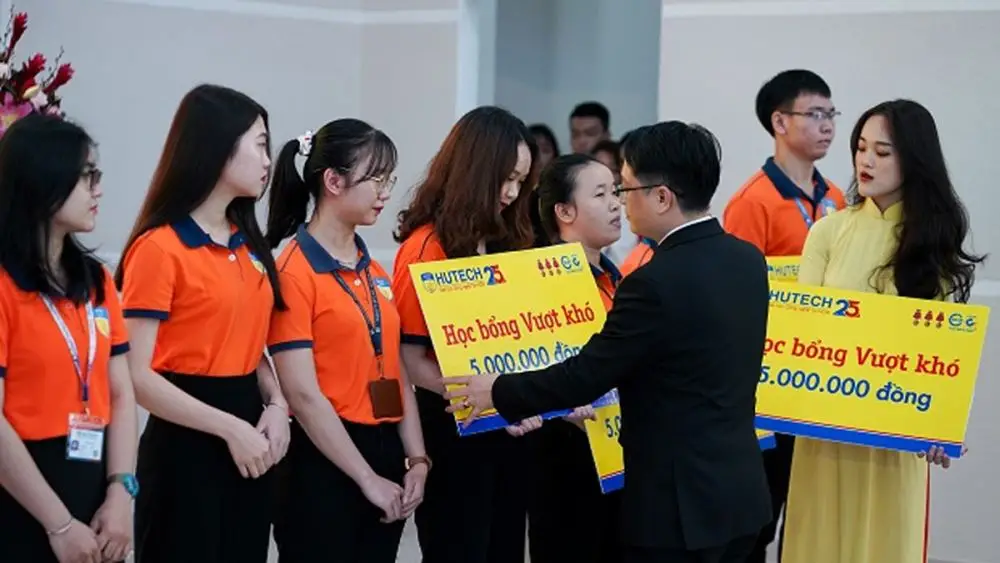 Học phí HUTECH: Bảng giá chi tiết  cập nhật mới nhất