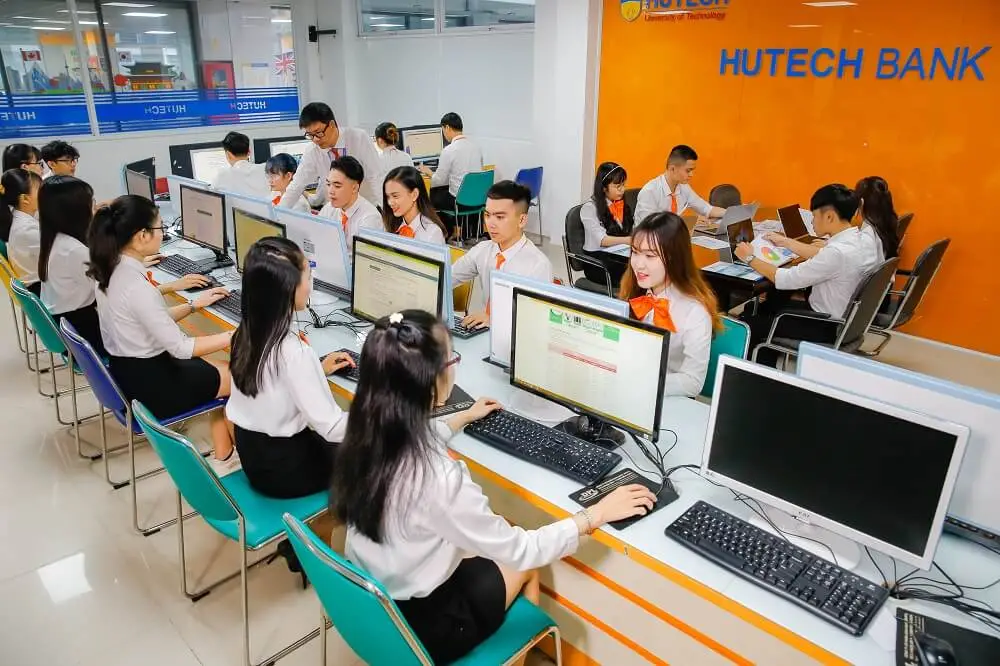 Học phí HUTECH: Bảng giá chi tiết  cập nhật mới nhất