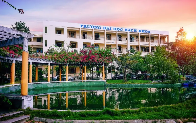 Top Trường Đại Học Đẹp Nhất TPHCM - Nơi Giao Lưu Kiến Thức Và Thẩm Mỹ