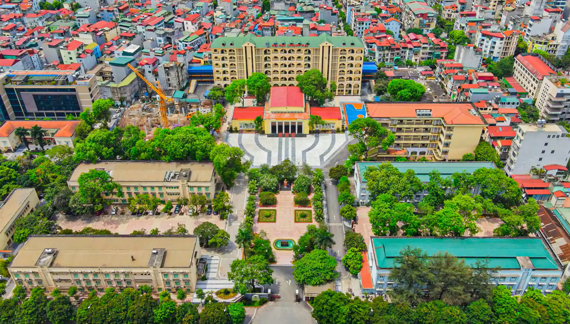 Top Trường Đại Học Đẹp Nhất TPHCM - Nơi Giao Lưu Kiến Thức Và Thẩm Mỹ