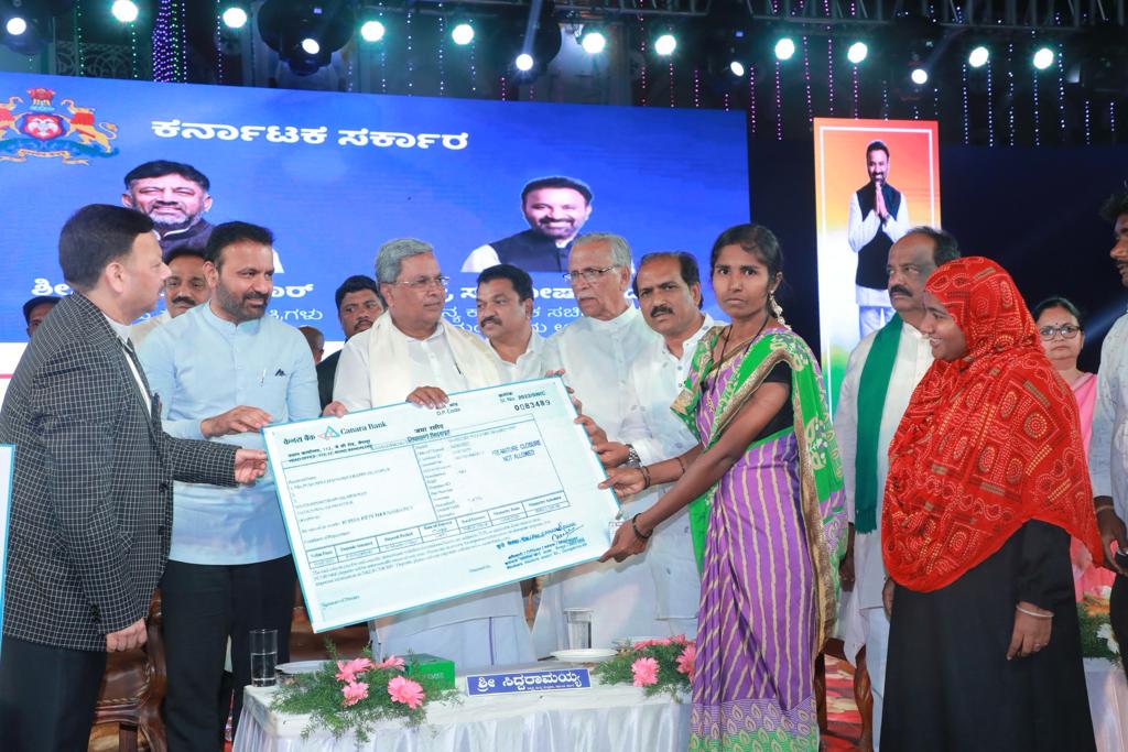 Minimum Wages for Workers: Initiative by Santosh S Lad..