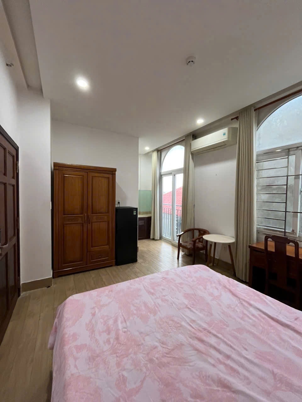 Cho thuê căn studio đẹp ban công giá rẻ