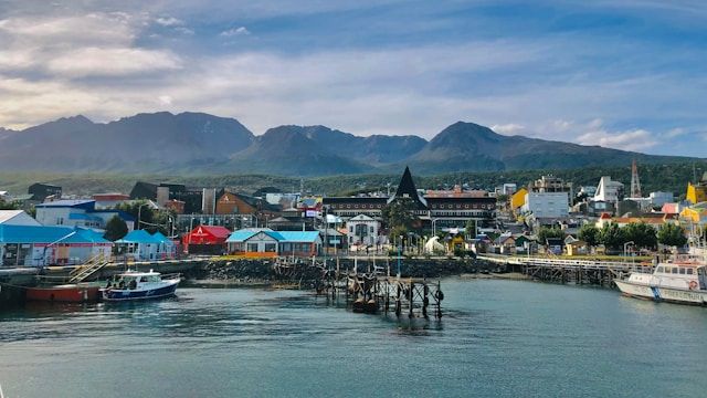 https://res.cloudinary.com/dvtx69f1o/image/upload/v1710187687/ushuaia_visite_guidee_a_ushuaia_9b0a3fd4af.jpg