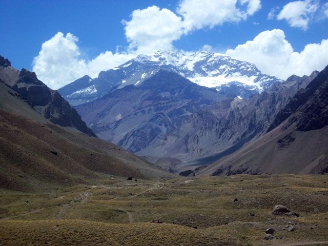 https://res.cloudinary.com/dvtx69f1o/image/upload/v1710187692/mendoza_experience_aconcagua_26707cccf0.jpg