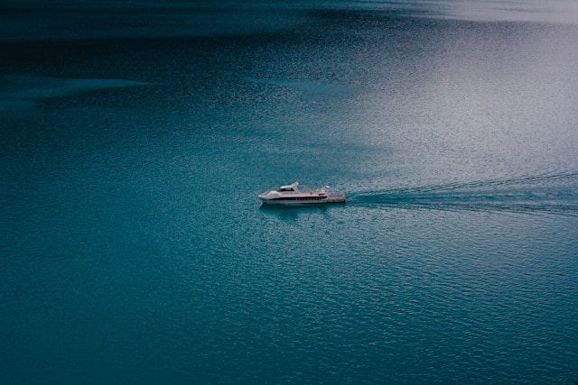 https://res.cloudinary.com/dvtx69f1o/image/upload/v1710351030/el_calafate_navigation_adb9e9d63c.jpg