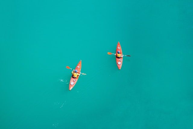 https://res.cloudinary.com/dvtx69f1o/image/upload/v1712937920/kayak_y_trekking_rio_la_leona_783f7716b3.jpg