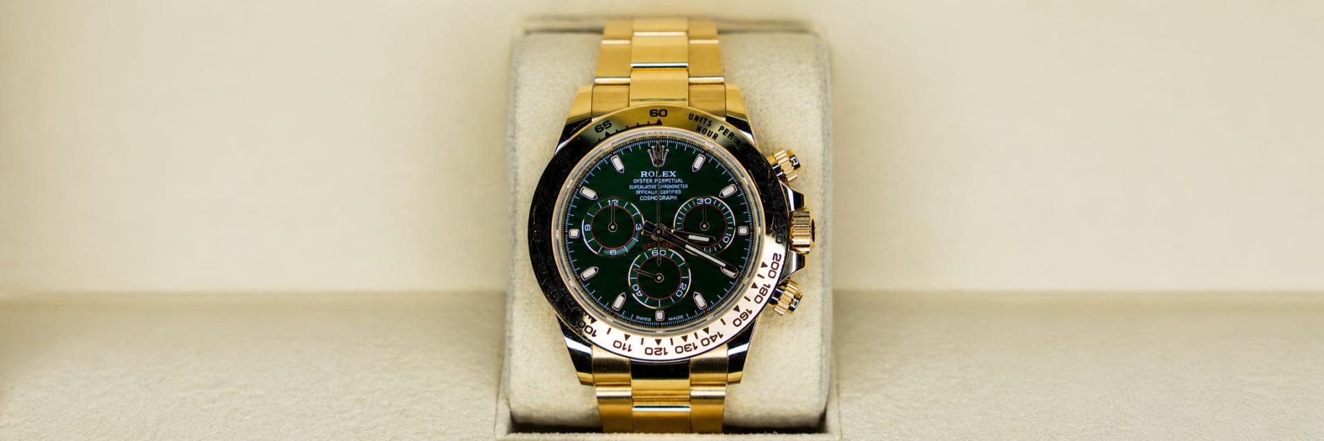 Coleccionista observando un Rolex