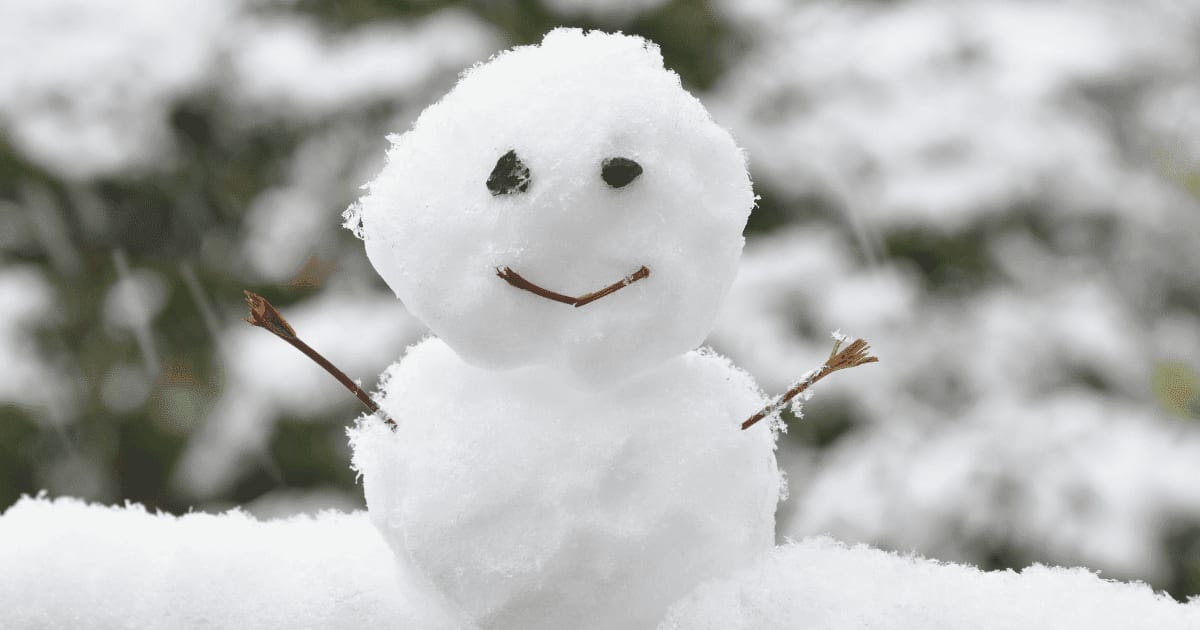 真冬の魔法!雪だるまづくりの楽しさを再発見
