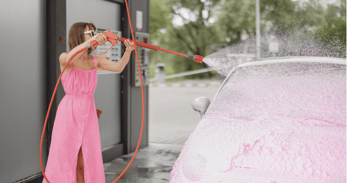 洗車の頻度はどれくらいが正解？やりすぎ・やらなさすぎの影響を徹底解説