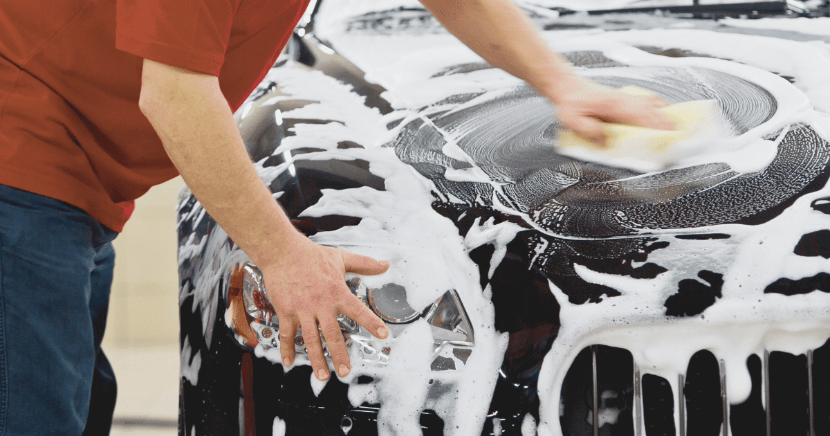 洗車シャンプーの秘密：知って得する泡の世界と愛車ピカピカ計画