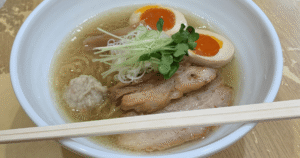 札幌市東区の隠れた名店「らーめん小屋　歩」無添加の和だし醤油ラーメンが絶品！