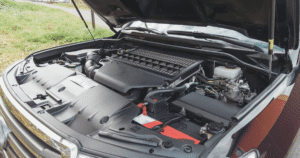 エンジンルーム洗浄は危険！水洗いや高圧洗浄機が引き起こす重大なリスクとは