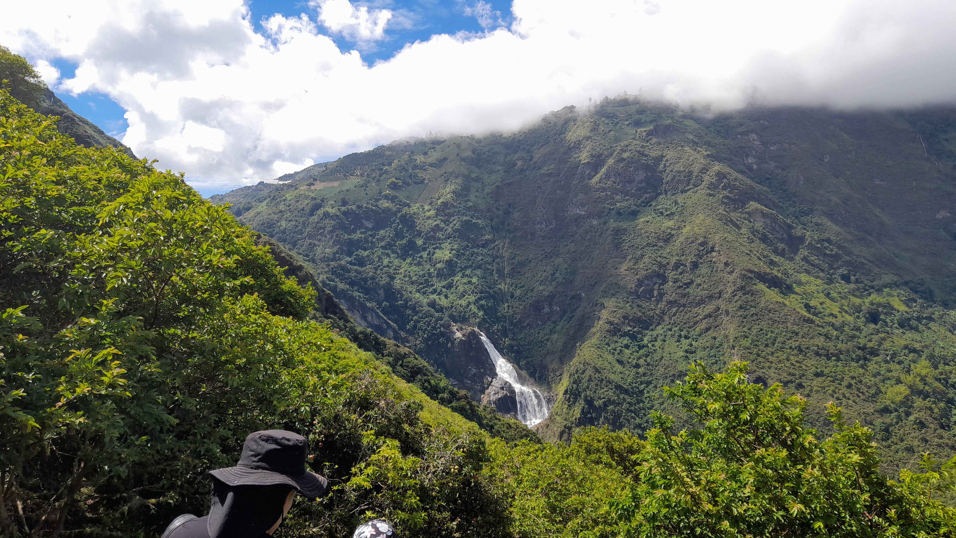 Visitante en el Salto del Aures