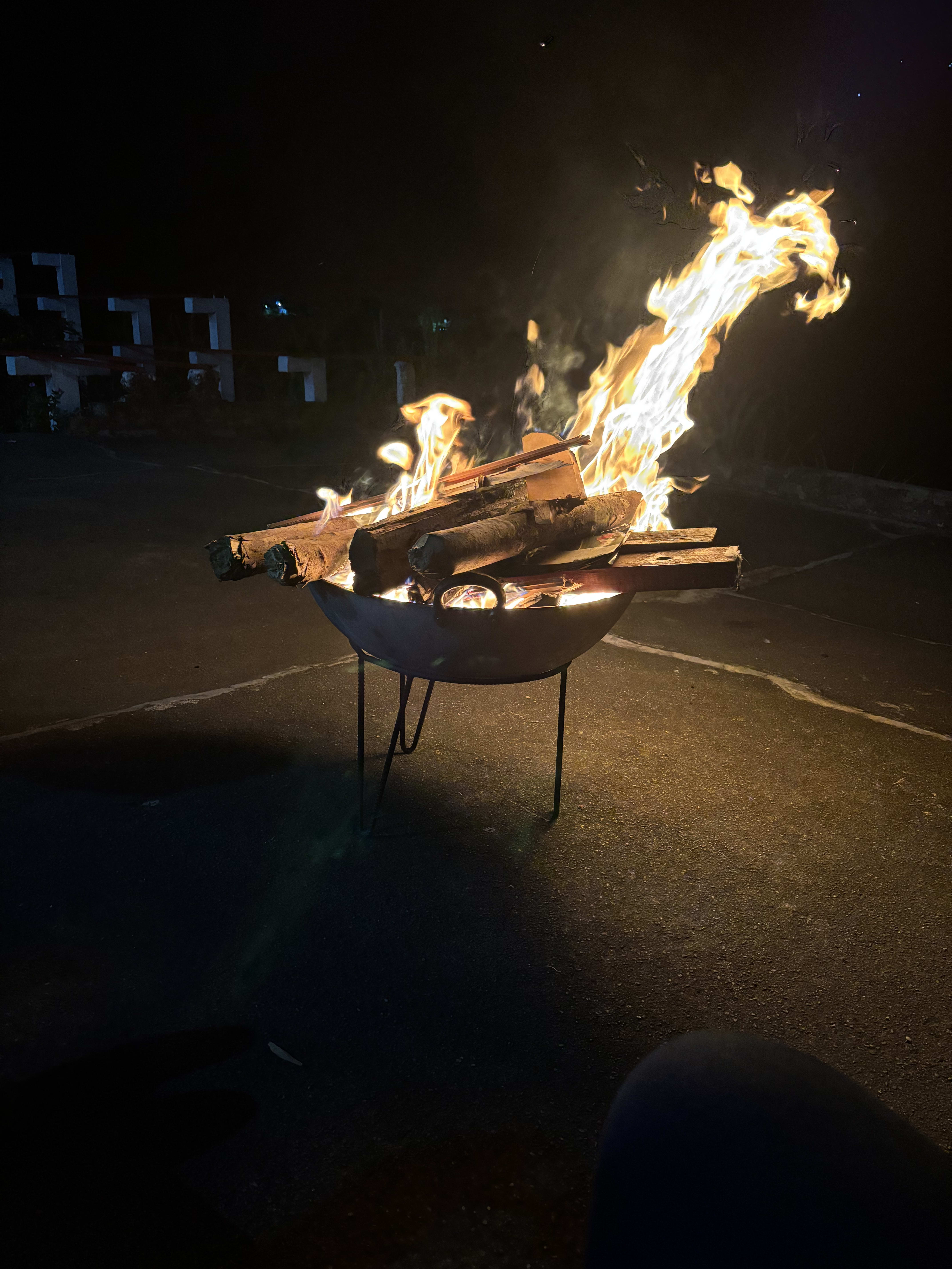 Fotógrafo frente al Salto del Aures