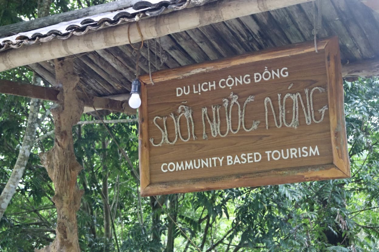 Mó nước nóng Bò Ấm