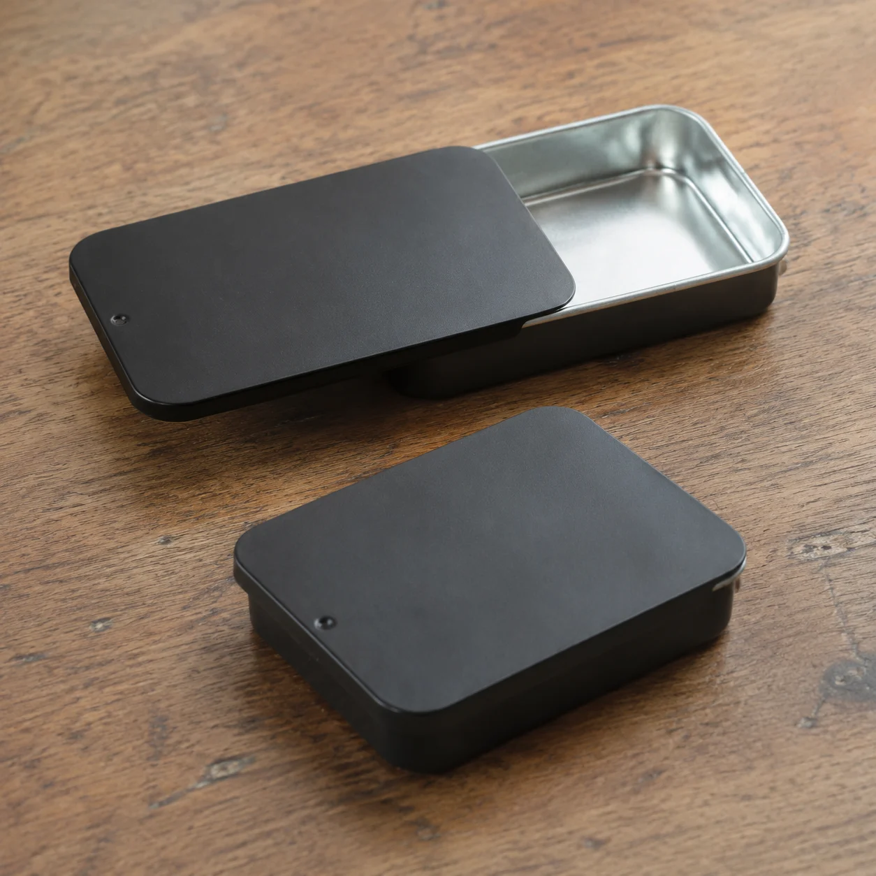 Slide Tins black color