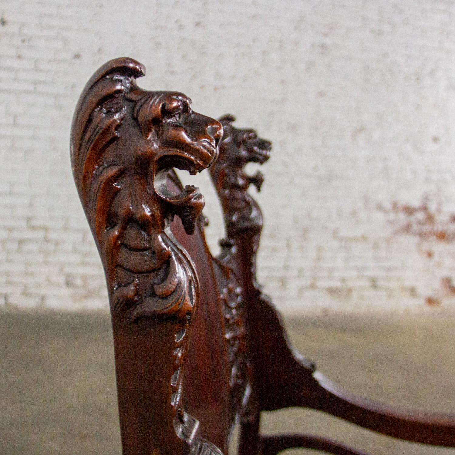 Late 19th Century Neo Renaissance Style Lion Head Savonarola Throne Chair w/Mahogany Frame