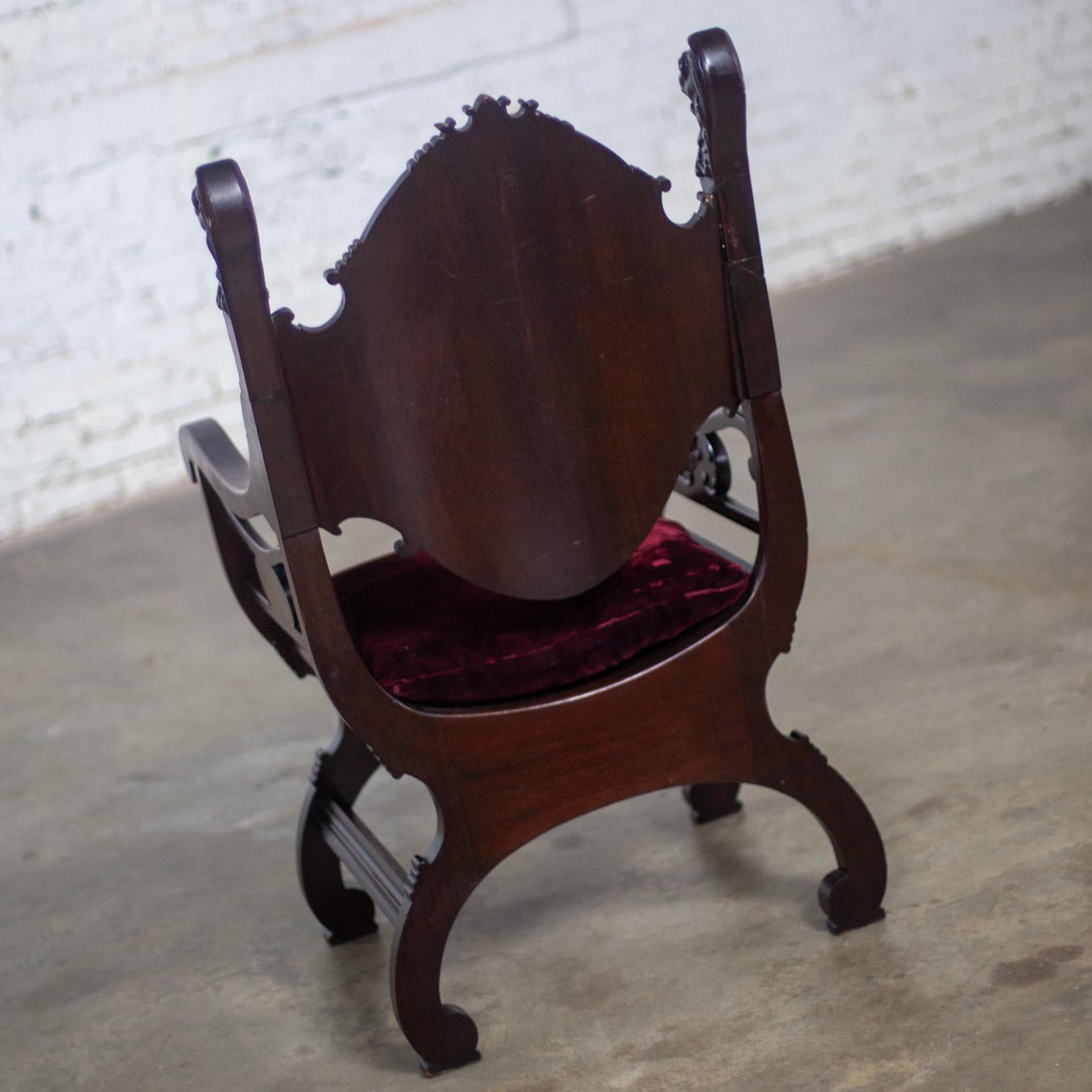 Late 19th Century Neo Renaissance Style Lion Head Savonarola Throne Chair w/Mahogany Frame