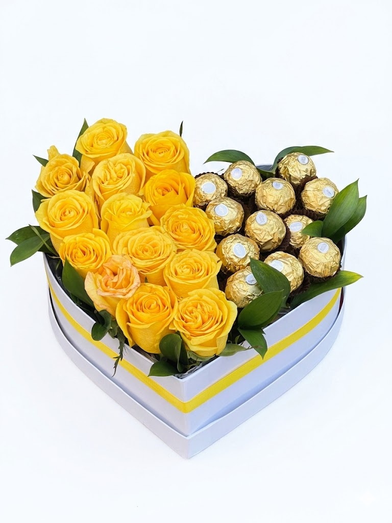 Ramo de flores amarillas y chocolate en Guayaquil. - Floreria DIFIORI Guayaquil