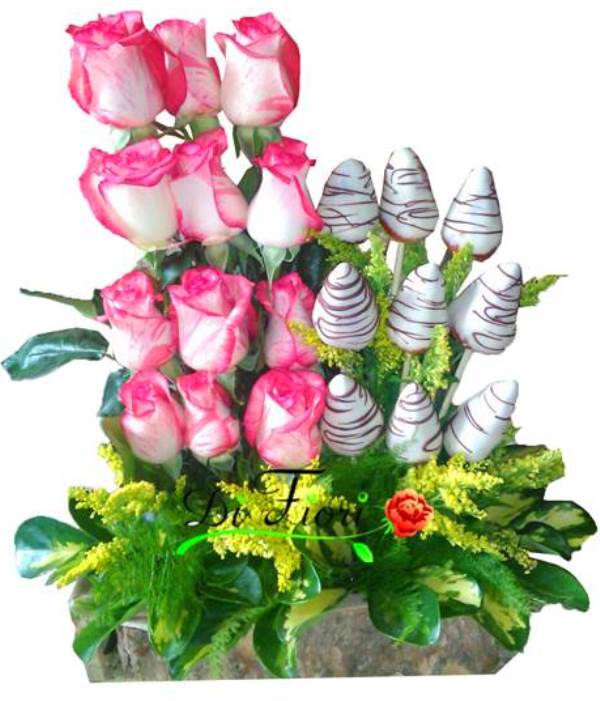 Arreglo Floral con Rosas, Fresas y Chocolate | Guayaquil - Floreria DIFIORI Guayaquil