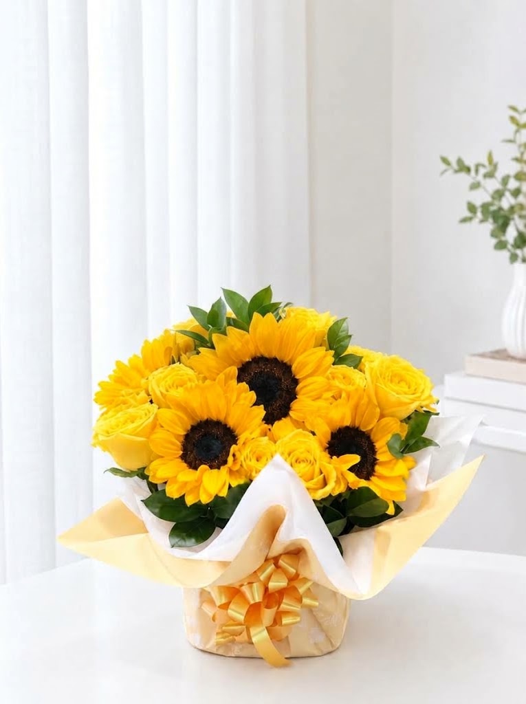 Flores amarillas en Guayaquil: ramo de girasoles con rosas amarillas - Floreria DIFIORI Guayaquil