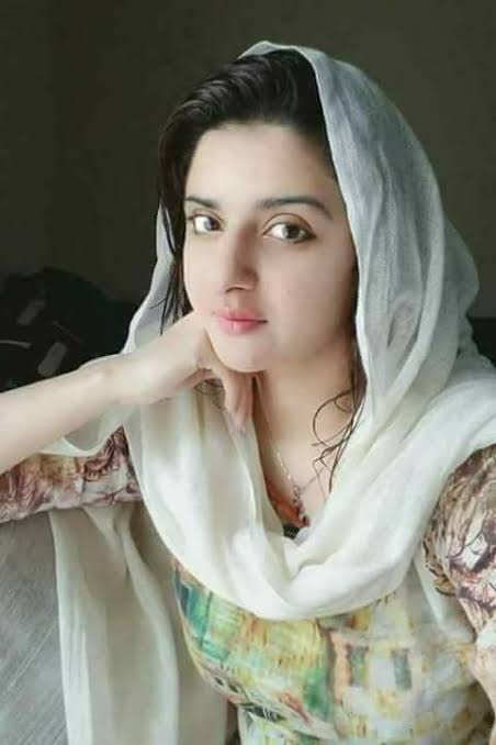 Ayesha M., 26, Doctor from Lahore