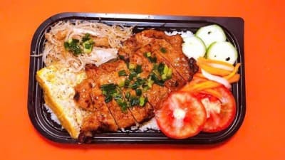 cơm tấm sườn bì chả trứng