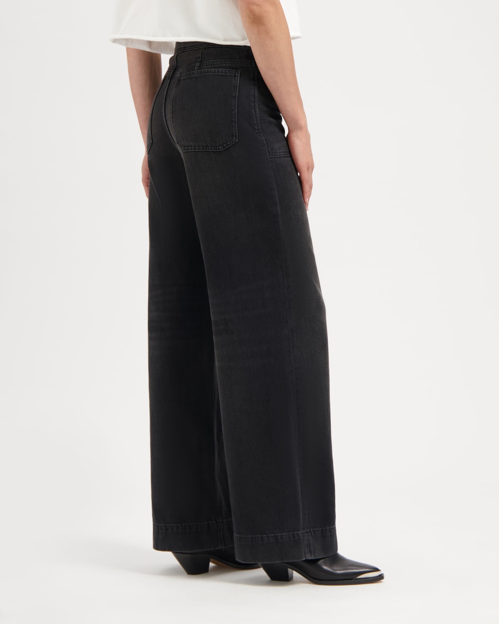 Farrah Worker Smoky Noir