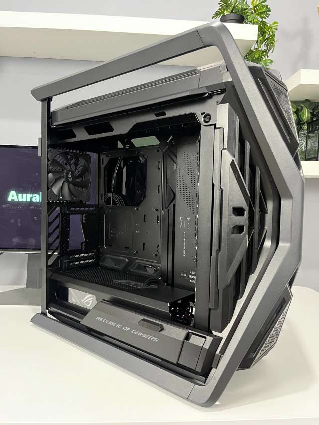 Asus ROG Hyperion GR701 Fanlı E-ATX Oyuncu Kasası — görsel 3/4