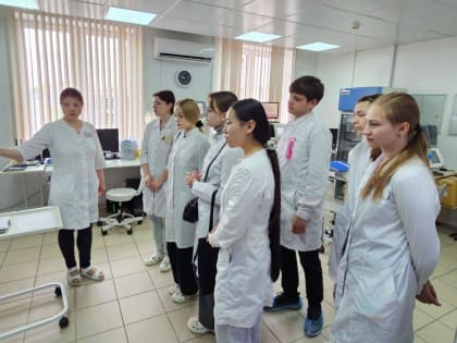 Студентам медколледжа устроили экскурсию по подмосковному онкодиспансеру
