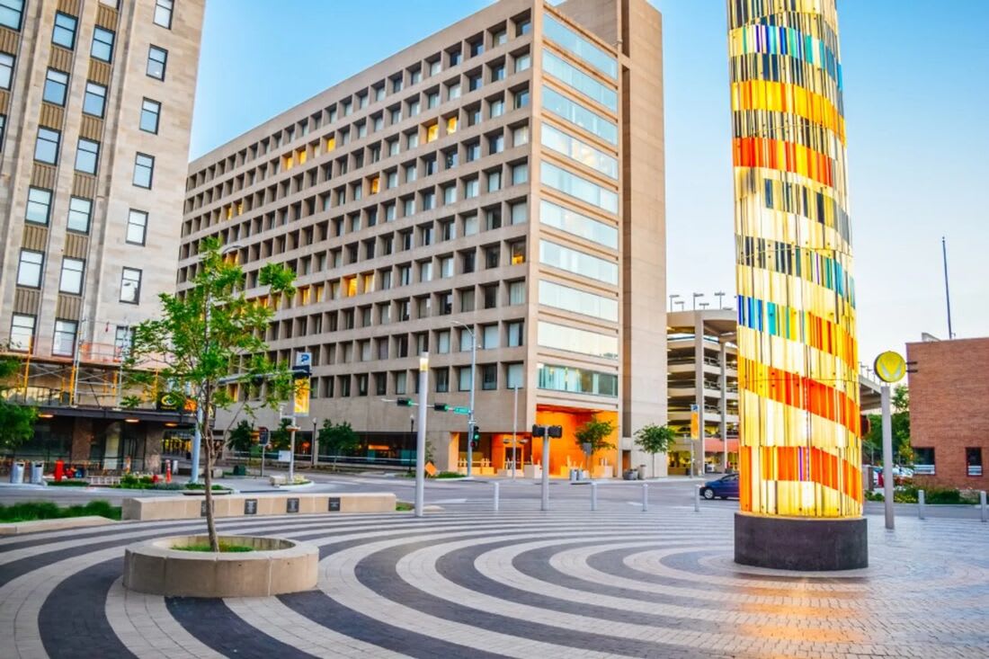 Ascent (Jun Kaneko), Tower Square