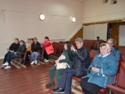 Вчера Глава района встретился с жителями д. Плотина.