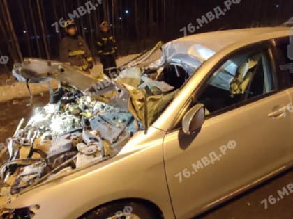 В Ярославле в ДТП на железнодорожном переезде погиб водитель