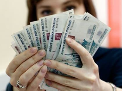 В Ярославле продавец присвоила себе из кассы десятки тысяч рублей