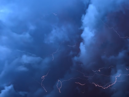 МЧС предупредило жителей Ярославской области о грозе и сильном ветре