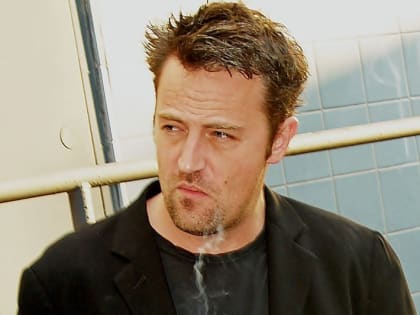 Умер актер Мэттью Перри — Чендлер из «Друзей». Ему было 54 года