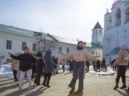 Ярославские студенты станцевали «Севастопольский вальс»