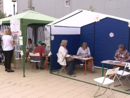 В сквере на проспекте Машиностроителей стартовала акция «Чистые легкие»