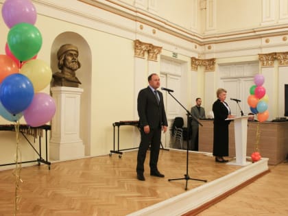 В Ярославле наградили учащихся детских школ искусств и педагогов художественного образования